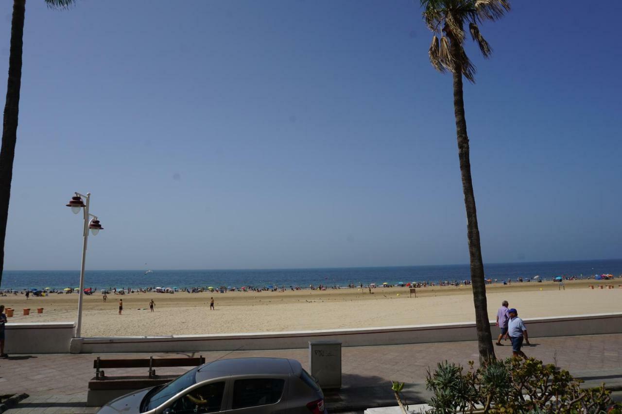 Apartamento La Mar De Cerca. Terraza Vistas Mar. 1ª Linea Playa Cádiz Exterior photo